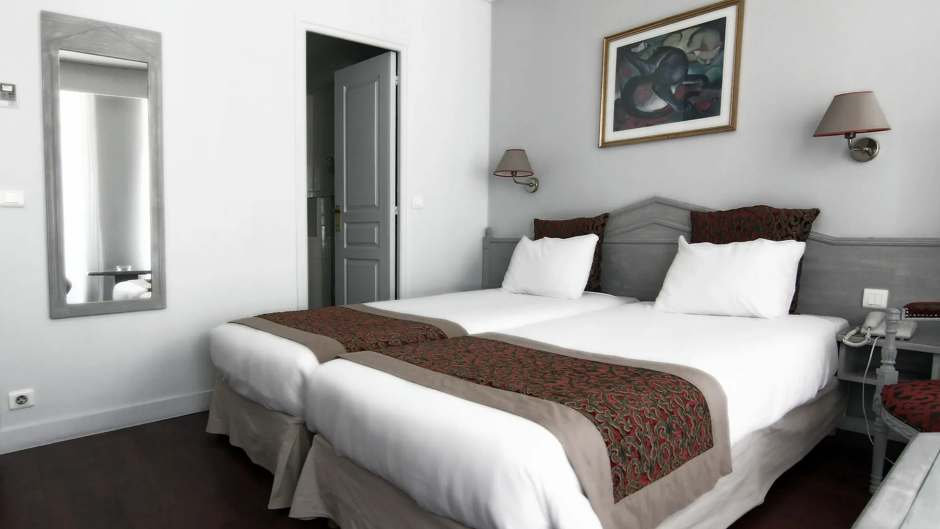 Moris Grands Boulevards Hotel